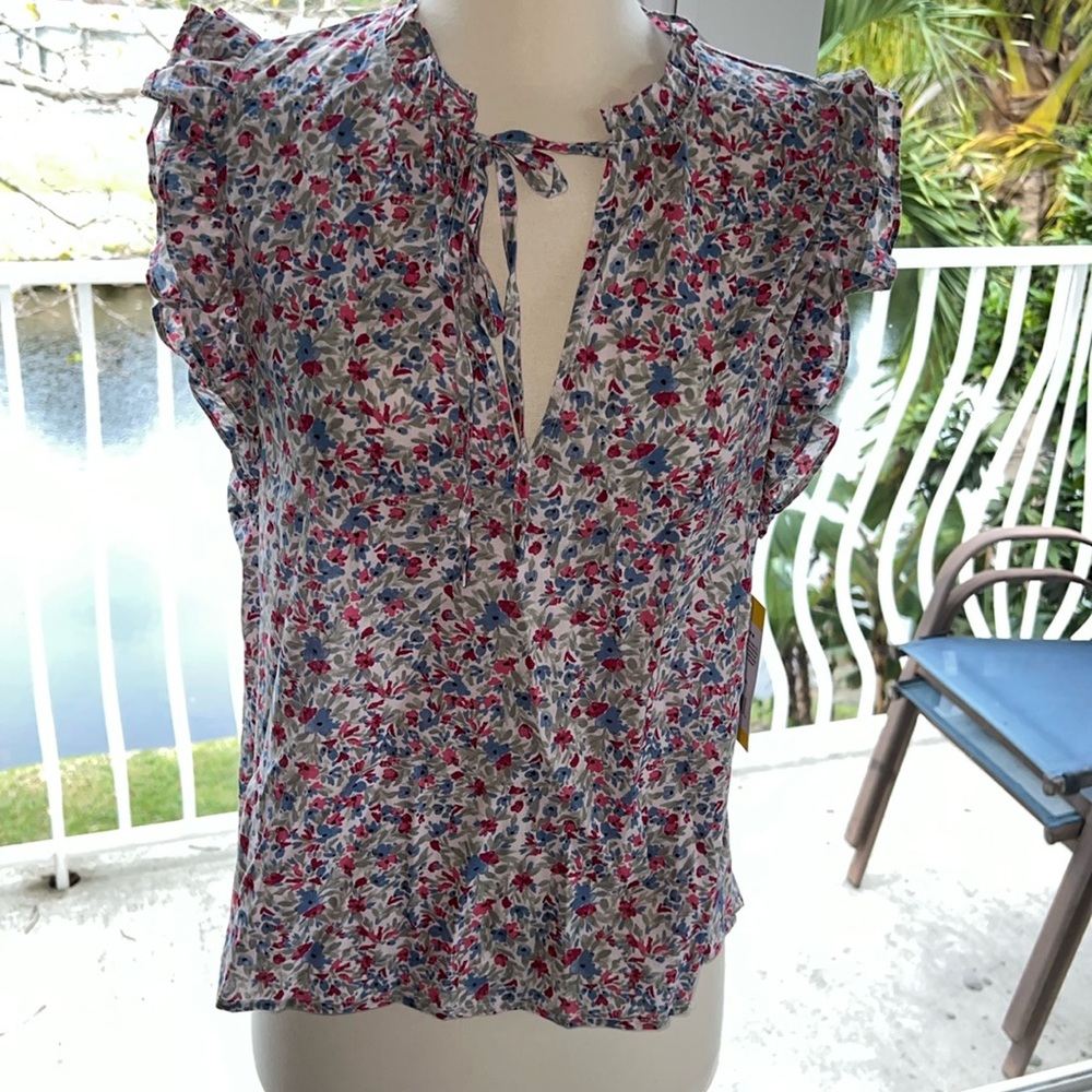 BB Dakota top size M